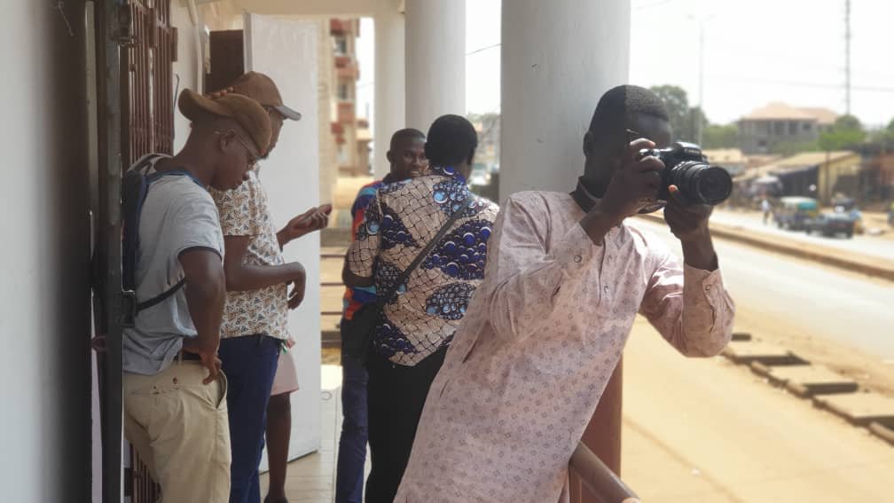 Photographe AMBA SOCIETY en reportage sur le terrain